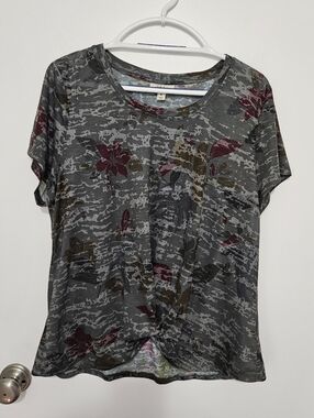 NWT Style & Co Women's Gray & Olive Floral Short-Sleeve Twist Hem Top Size XL